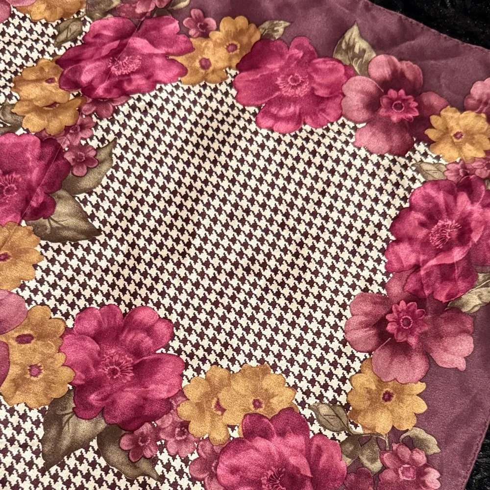 Oscar de la Renta Pink Floral Accessory